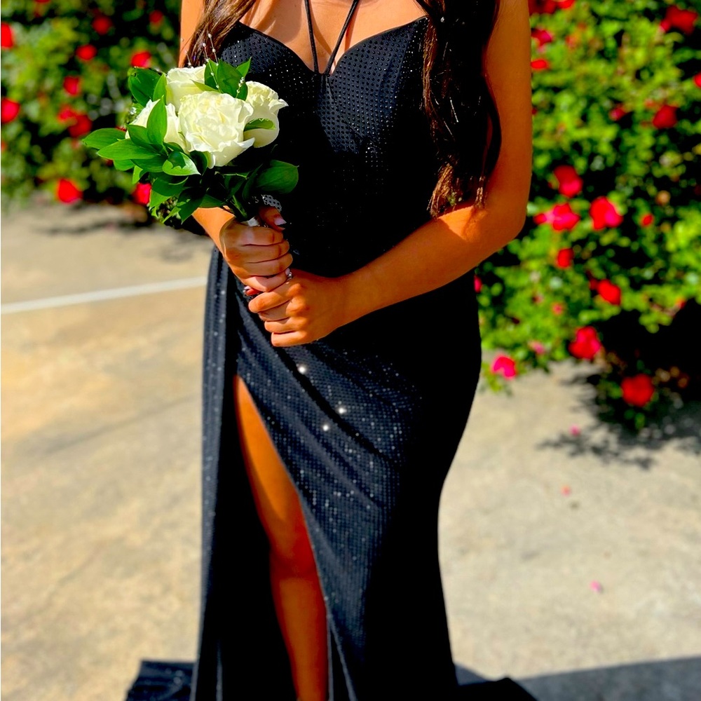 Portia and Scarlet Evening Black Gown